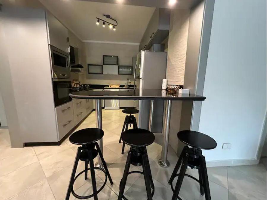 Stylish 2Br Apartment In Downtown Rehab Near Malls Cairo